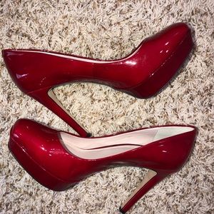Red Vince Camuto